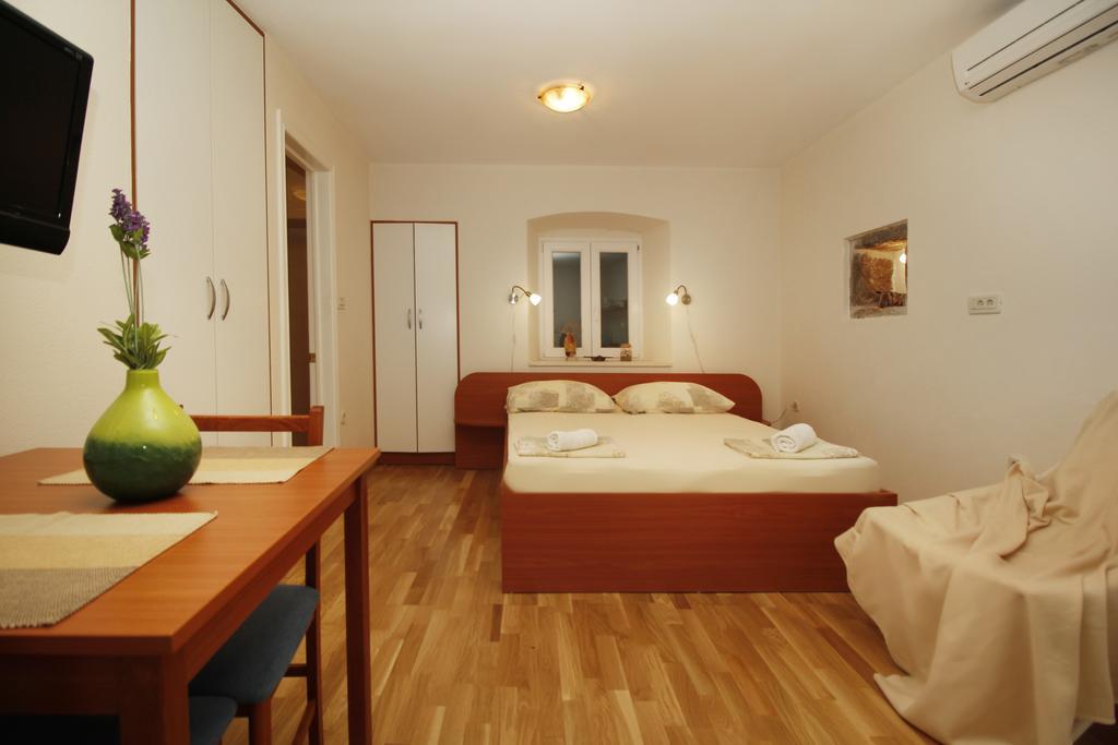 Apartments Caralipeo Makarska Szoba fotó
